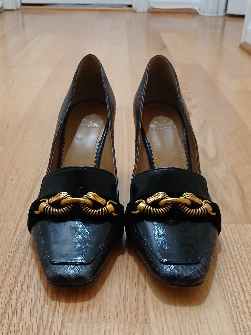 Tory Burch Jessa Horse Bit/Chain Link Block Heel Pumps Size 9.5 Women - Picture 2 of 16